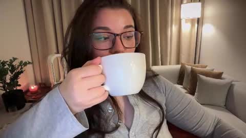 Snapshot of tutti_frutti_ chatting on 9, 7, 2026 Ariana online show from 9, 7, 2026