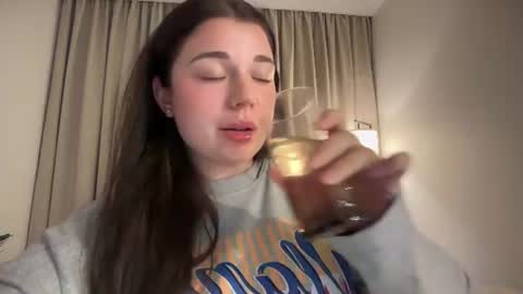 Snapshot of tutti_frutti_ chatting on 20, 7, 2026 Ariana online show from 20, 7, 2026
