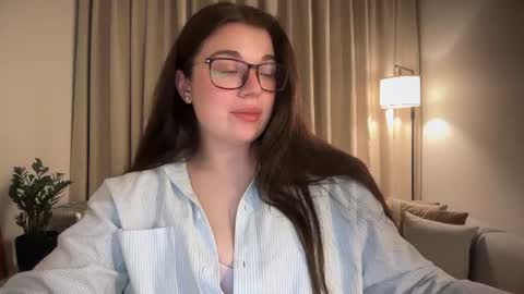 Snapshot of tutti_frutti_ chatting on 5, 8, 2026 Ariana online show from 5, 8, 2026