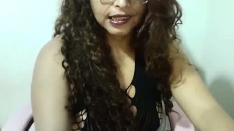 Snapshot of tuzusy chatting on 28, 1, 2025 tuzusy online show from 28, 1, 2025