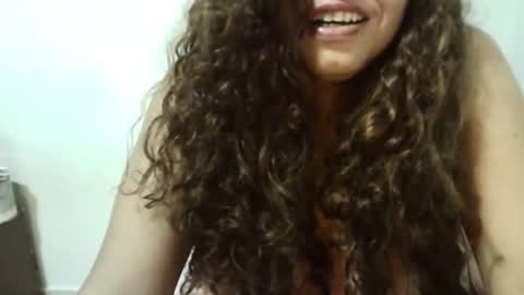 Snapshot of tuzusy chatting on 28, 1, 2025 tuzusy online show from 28, 1, 2025