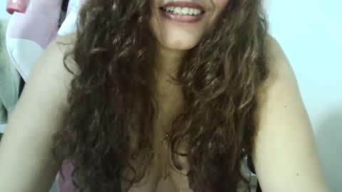 Snapshot of tuzusy chatting on 14, 2, 2025 tuzusy online show from 14, 2, 2025