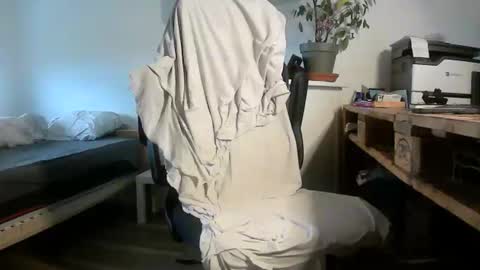 Snapshot of tw1ky9o chatting on 12, 1, 2025 Tobi online show from 12, 1, 2025