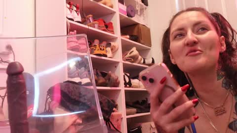 Snapshot of twerkingelle chatting on 27, 12, 2024 Elle online show from 27, 12, 2024