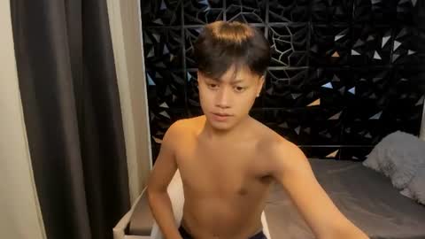 Snapshot of twink_mistingtrevor chatting on 7, 7, 2026 twink_mistingtrevor online show from 7, 7, 2026
