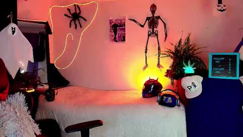 Snapshot of twink_sebas_ chatting on 21, 10, 2025 Bad boy sebastian online show from 21, 10, 2025
