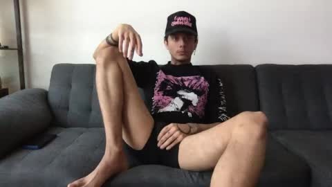Snapshot of twinksguys360 chatting on 29, 4, 2026 Derrick online show from 29, 4, 2026
