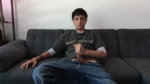 Snapshot of twinksguys360 chatting on 30, 4, 2026 Derrick online show from 30, 4, 2026
