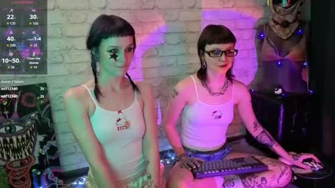 Snapshot of twins_terror chatting on 28, 11, 2025 Sin and Skin online show from 28, 11, 2025