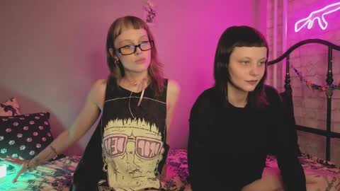 Snapshot of twins_terror chatting on 6, 4, 2026 Sin and Skin online show from 6, 4, 2026