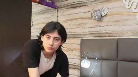 twinslovers_ online show from 17, 5, 2026