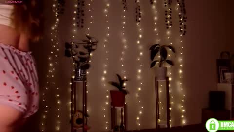 Snapshot of twix_girl chatting on 13, 3, 2026 Stranger online show from 13, 3, 2026