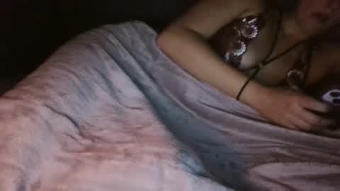 Snapshot of twizzler_twizzle chatting on 6, 11, 2025 twizzler_twizzle online show from 6, 11, 2025