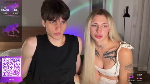 Snapshot of twl8vibe chatting on 29, 11, 2025 Molly and Nick online show from 29, 11, 2025