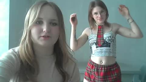 Snapshot of two_angels_ chatting on 7, 4, 2026 Lina and Katia online show from 7, 4, 2026