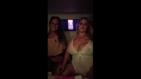 Snapshot of twocrazy85 chatting on 21, 12, 2024 Twocrazy85 online show from 21, 12, 2024