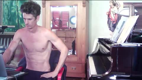 Snapshot of twoforallprivate chatting on 19, 10, 2025 TobeBritta online show from 19, 10, 2025