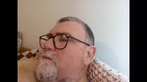 twohats2810 online show from 14, 2, 2026