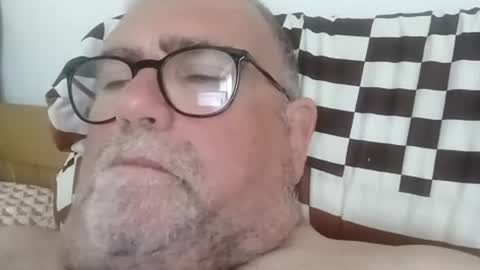 Snapshot of twohats2810 chatting on 17, 6, 2026 twohats2810 online show from 17, 6, 2026