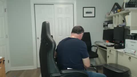 Twopeopleinlove online show from 8, 1, 2026