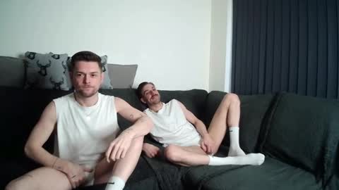 Snapshot of twotwinkhusbands chatting on 23, 4, 2026 RyanRowan online show from 23, 4, 2026