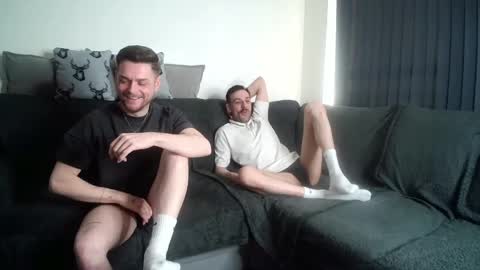 Snapshot of twotwinkhusbands chatting on 24, 4, 2026 RyanRowan online show from 24, 4, 2026