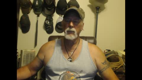 Snapshot of txlobo60 chatting on 16, 4, 2026 txlobo60 online show from 16, 4, 2026