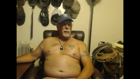 Snapshot of txlobo60 chatting on 21, 4, 2026 txlobo60 online show from 21, 4, 2026