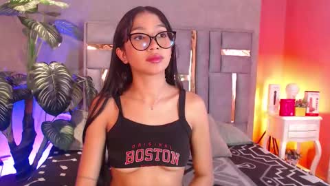 Snapshot of tyla_ks chatting on 23, 9, 2025 tyla_ks online show from 23, 9, 2025