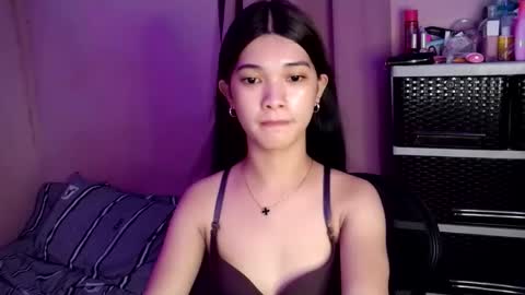 Snapshot of tyladine chatting on 9, 10, 2025 tyladine online show from 9, 10, 2025