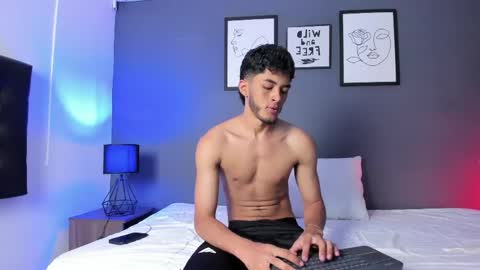 Snapshot of tyler_fox_ chatting on 20, 4, 2026 Tyler Fox online show from 20, 4, 2026