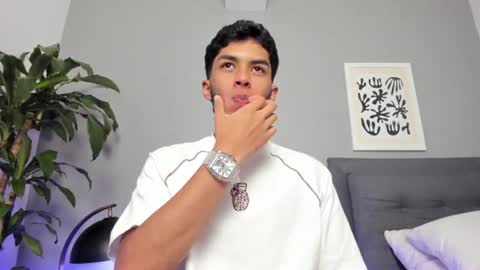 Snapshot of tyler_fox_ chatting on 26, 6, 2026 Tyler Fox online show from 26, 6, 2026