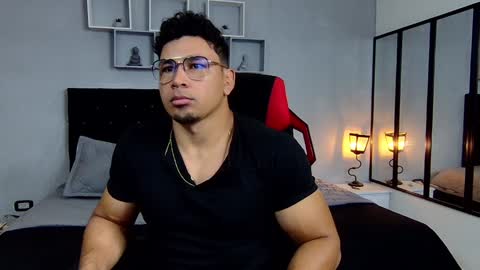 Snapshot of tyler_hank1 chatting on 10, 1, 2025 tyler_hank1 online show from 10, 1, 2025