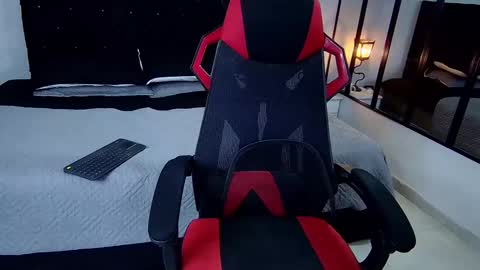 Snapshot of tyler_hank1 chatting on 8, 3, 2025 tyler_hank1 online show from 8, 3, 2025