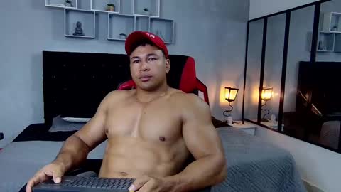 Snapshot of tyler_hank1 chatting on 12, 3, 2025 tyler_hank1 online show from 12, 3, 2025