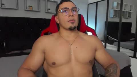 Snapshot of tyler_hank1 chatting on 28, 10, 2025 tyler_hank1 online show from 28, 10, 2025