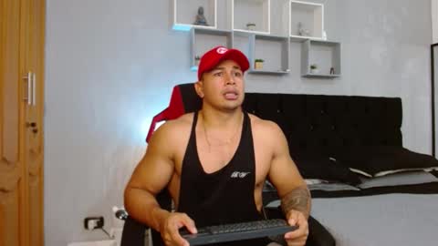 Snapshot of tyler_hank1 chatting on 17, 11, 2025 tyler_hank1 online show from 17, 11, 2025