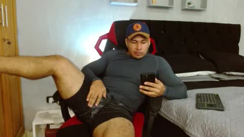 Snapshot of tyler_hank1 chatting on 23, 11, 2025 tyler_hank1 online show from 23, 11, 2025