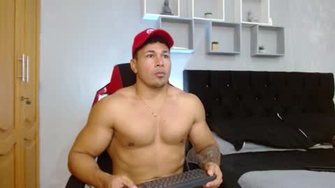 Snapshot of tyler_hank1 chatting on 25, 11, 2025 tyler_hank1 online show from 25, 11, 2025