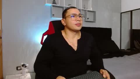 Snapshot of tyler_hank1 chatting on 2, 12, 2025 tyler_hank1 online show from 2, 12, 2025