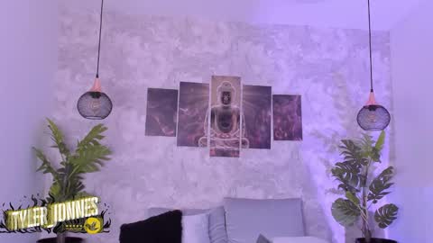 Snapshot of tyler_jonnes chatting on 15, 12, 2024 Tyler online show from 15, 12, 2024