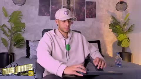 Snapshot of tyler_jonnes chatting on 20, 12, 2024 Tyler online show from 20, 12, 2024