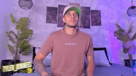 Snapshot of tyler_jonnes chatting on 20, 12, 2024 Tyler online show from 20, 12, 2024