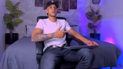 Snapshot of tyler_jonnes chatting on 22, 12, 2024 Tyler online show from 22, 12, 2024