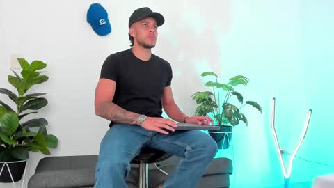 Snapshot of tyler_jonnes chatting on 19, 2, 2025 Tyler online show from 19, 2, 2025