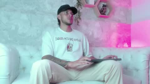 Snapshot of tyler_jonnes chatting on 11, 3, 2025 Tyler online show from 11, 3, 2025