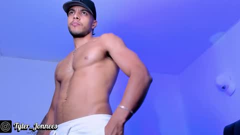 Snapshot of tyler_jonnes chatting on 20, 10, 2025 Tyler online show from 20, 10, 2025