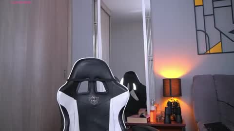 Snapshot of tyler_muscle chatting on 21, 4, 2026 David online show from 21, 4, 2026