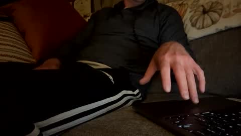 Snapshot of tylercarpenter chatting on 26, 10, 2025 Tyuncutcarpenter online show from 26, 10, 2025