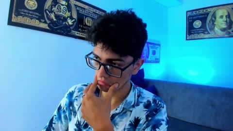 Snapshot of tylerwhiite_ chatting on 13, 1, 2025 online show from 13, 1, 2025
